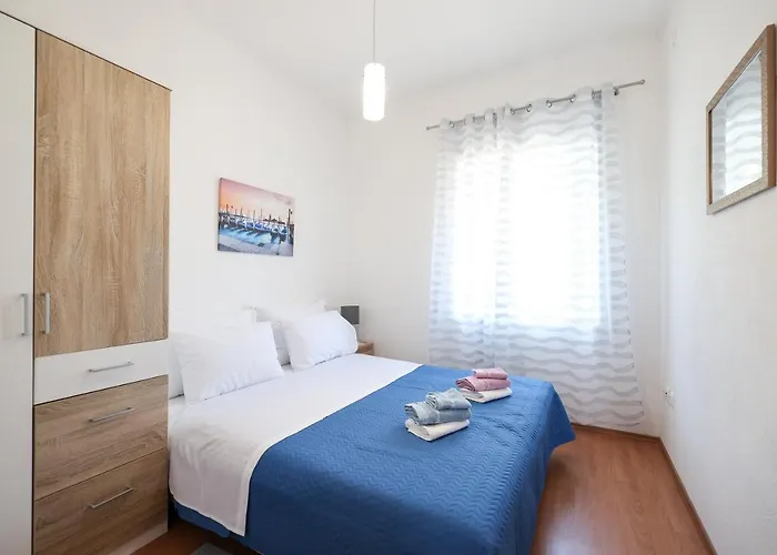 Apartment M&v