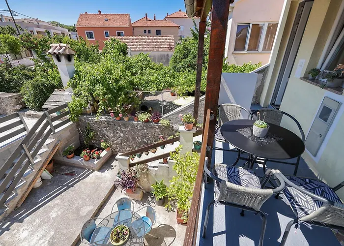Apartment M&v