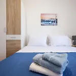 M&v *