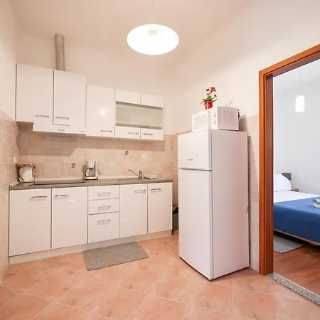 Apartment M&v *