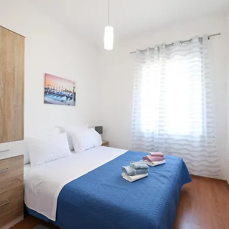Apartment M&v